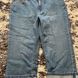 CHRISTOPHER &  BANKS JEAN CAPRI SIZE 4
